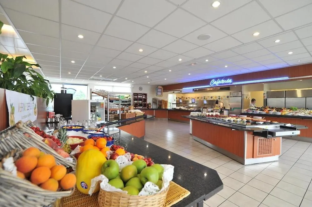 The Originals Access, Hotel Millau Sud LʼHospitalet-du-Larzac 2*,